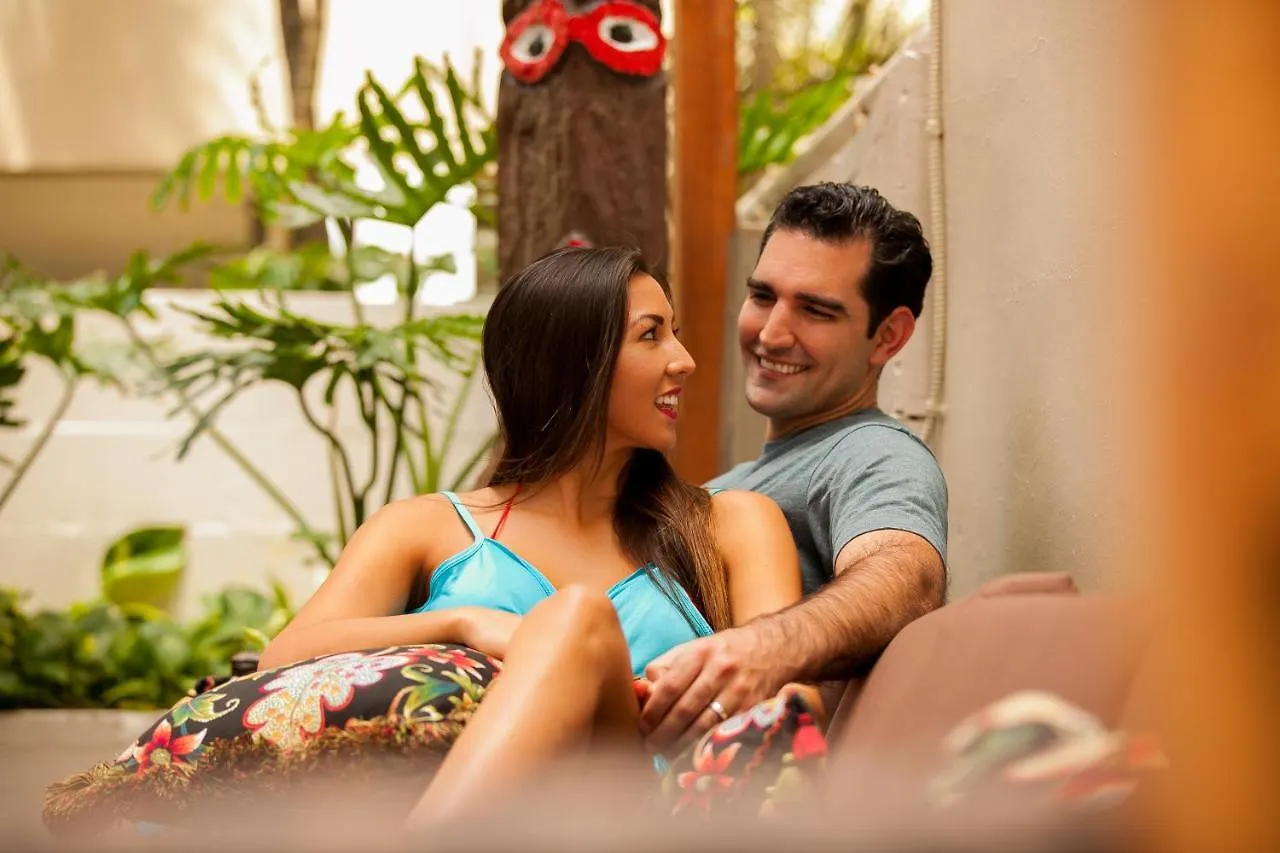 Equus Hotel Honolulu