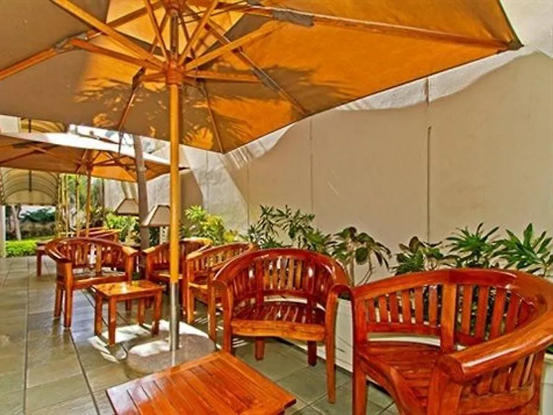 Equus Hotel Honolulu
