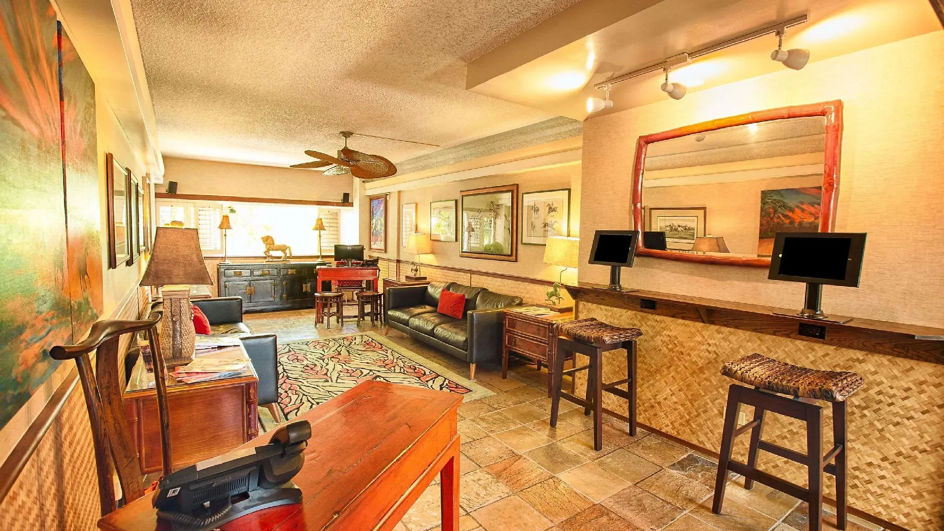 Equus Hotel Honolulu