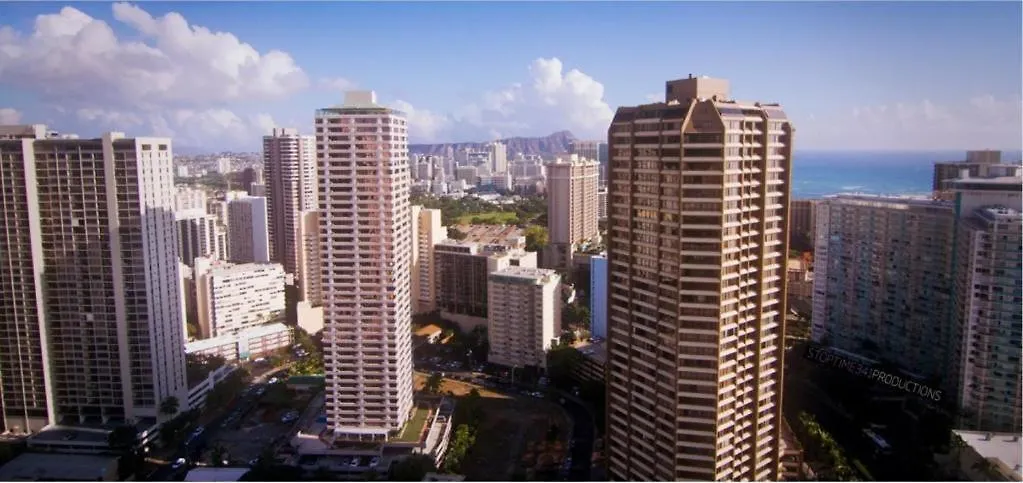 Equus Hotel Honolulu 3*,