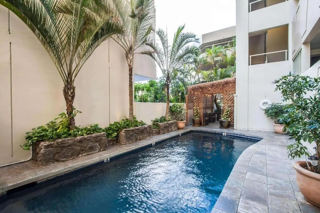 Equus Hotel Honolulu 3*,