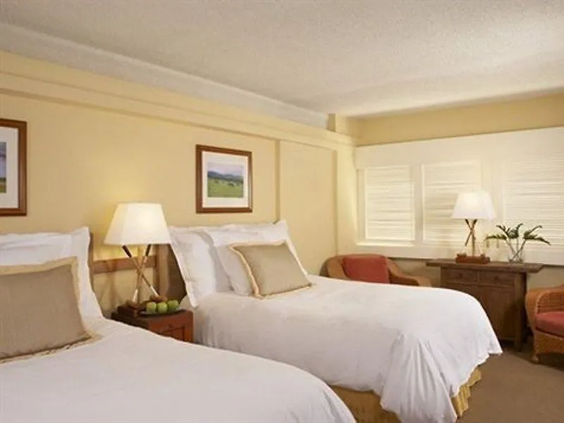 Equus Hotel Honolulu