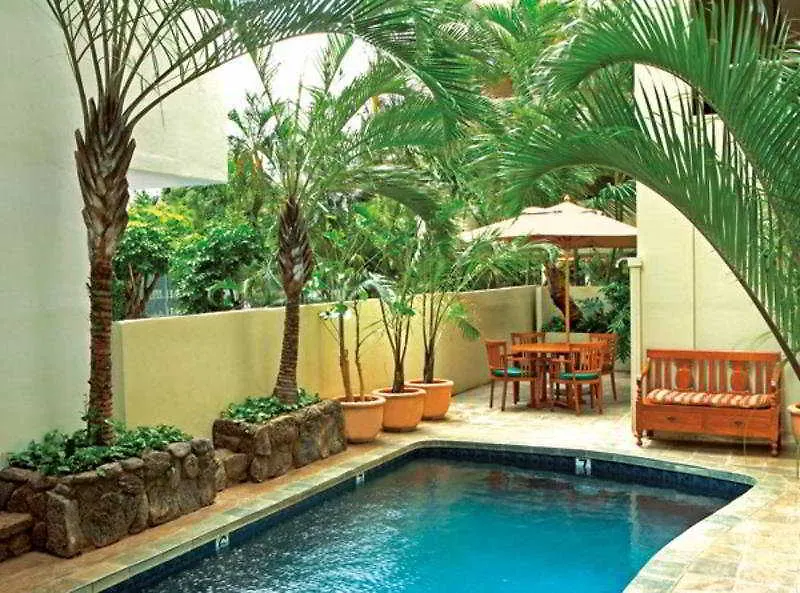 Equus Hotel Honolulu