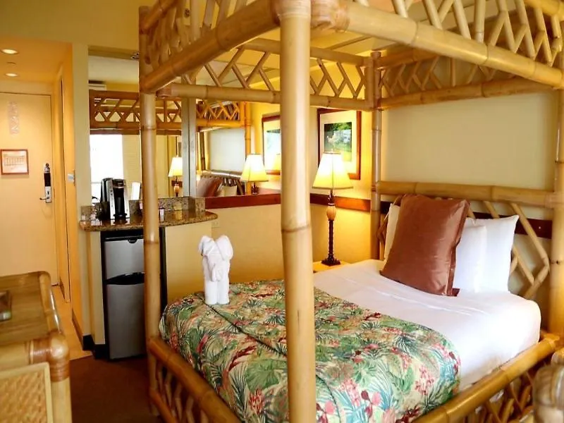 Equus Hotel Honolulu