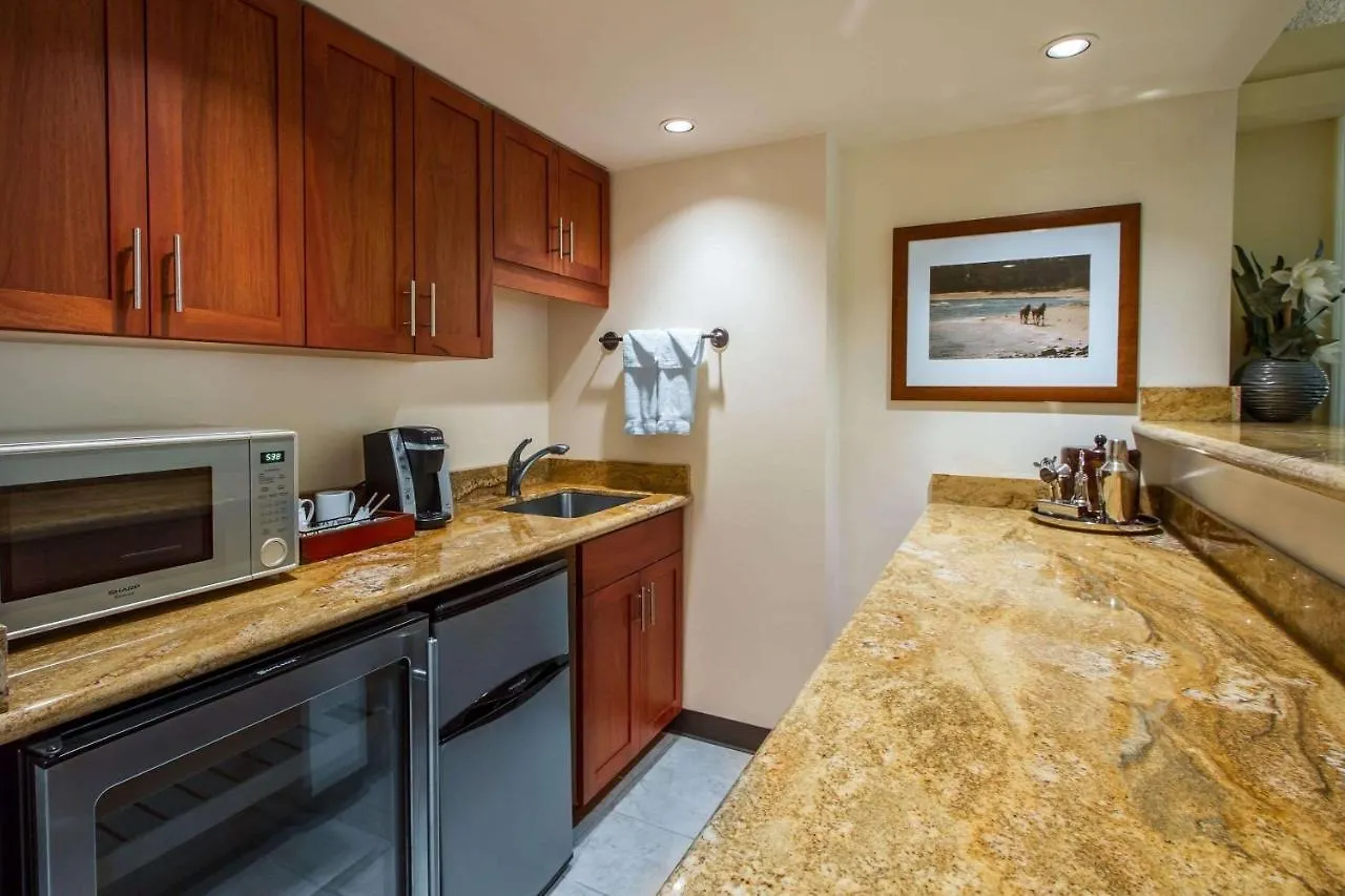 Equus Hotel Honolulu