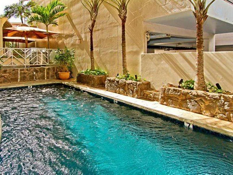 Equus Hotel Honolulu