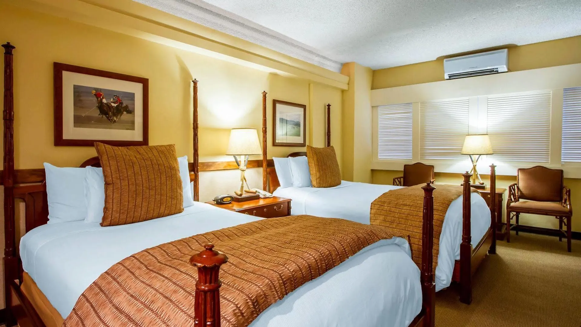 Equus Hotel Honolulu