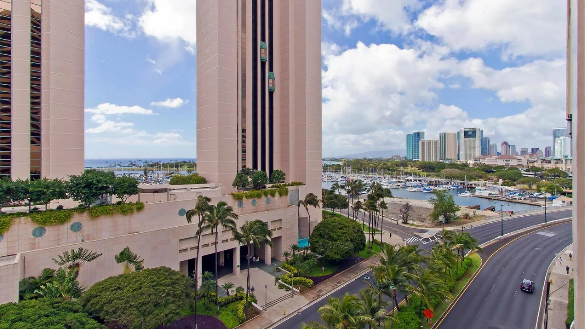 Equus Hotel Honolulu