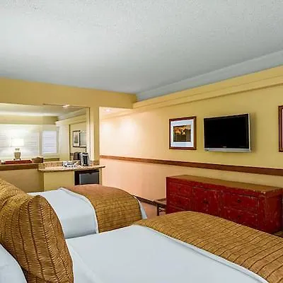 Equus Hotel Honolulu 3*,